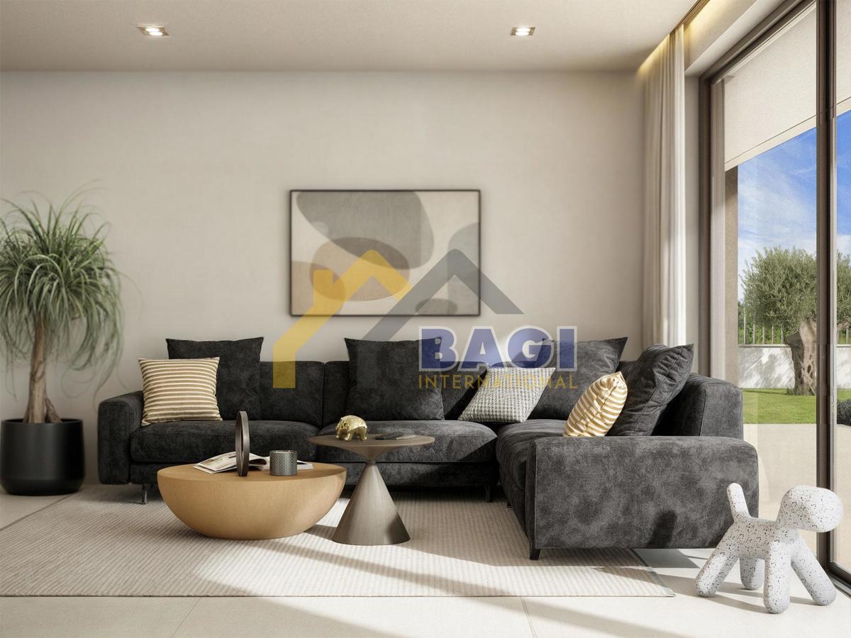 ROVINJ - VISOKOKAKOVOSTNO LUKSUZNO APARTMA Z BAZENOM IN VRTOM