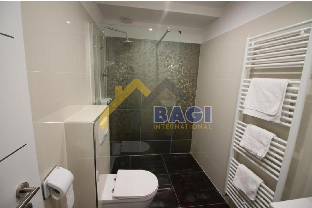 PULA - VILA Z 8 APARTMAJI 200m OD MORJA Z RAZGLEDOM