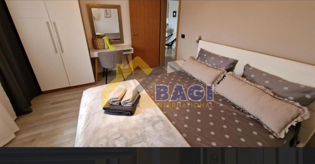 PULA - VILA Z 8 APARTMAJI 200m OD MORJA Z RAZGLEDOM