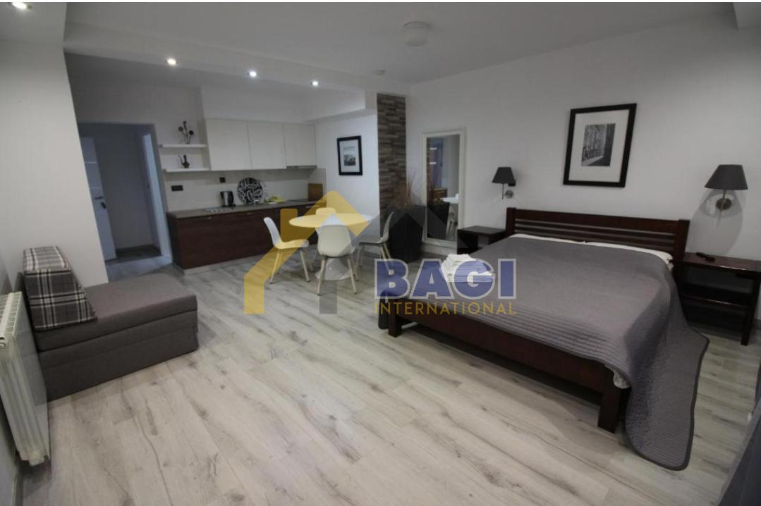 PULA - VILA Z 8 APARTMAJI 200m OD MORJA Z RAZGLEDOM