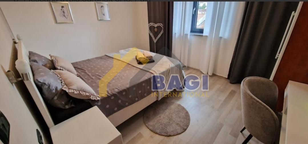PULA - VILA Z 8 APARTMAJI 200m OD MORJA Z RAZGLEDOM