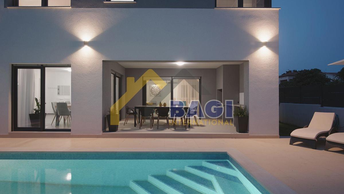 Luksuzna novogradnja z bazenom! Le 10 minut od Pulja