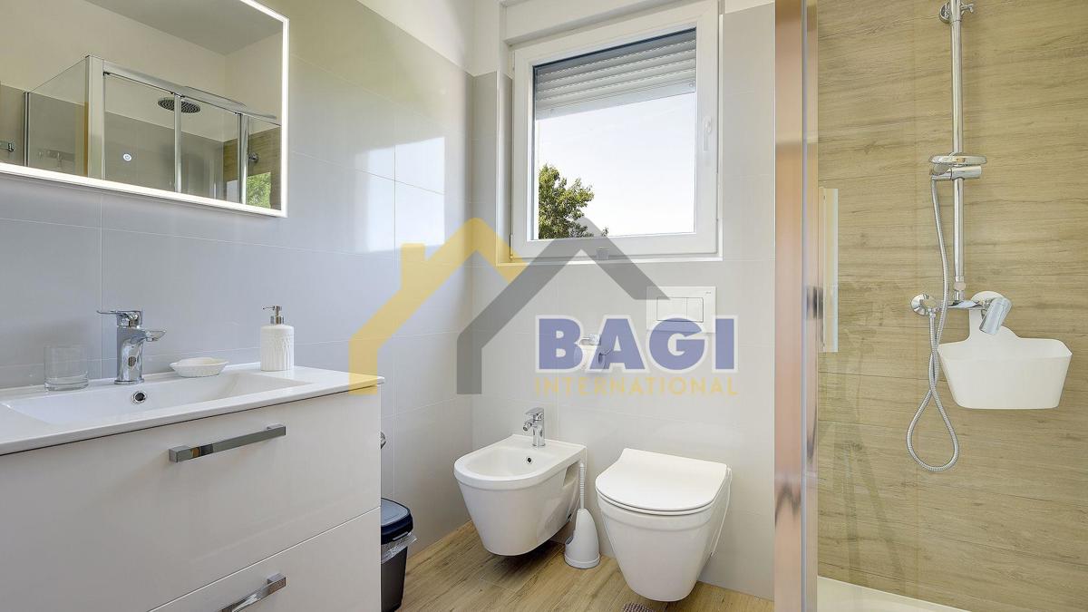 Luksuzna novogradnja z bazenom! Le 10 minut od Pulja