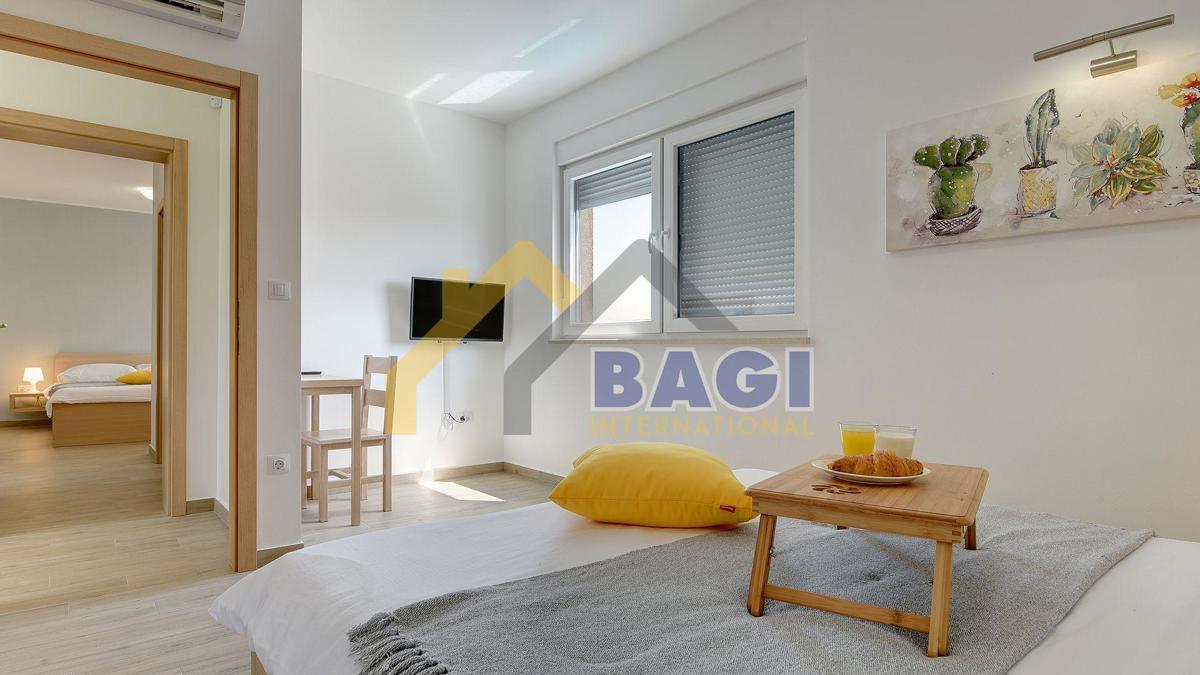 Luksuzna novogradnja z bazenom! Le 10 minut od Pulja