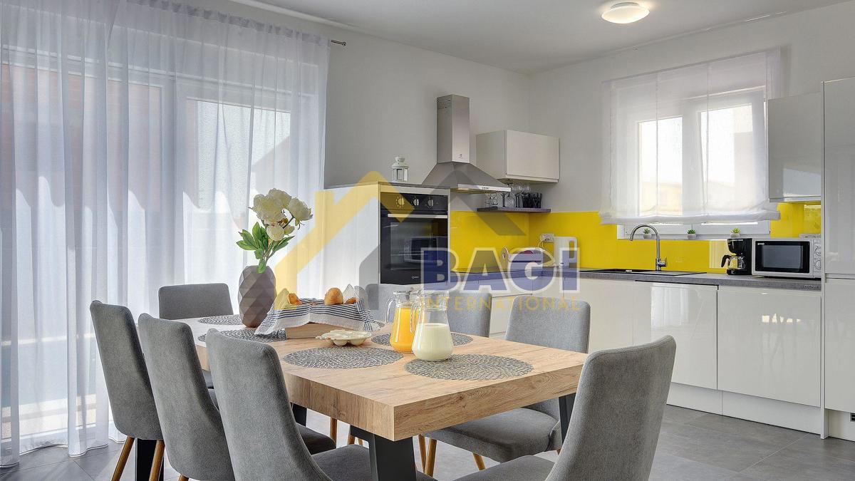 Luksuzna novogradnja z bazenom! Le 10 minut od Pulja