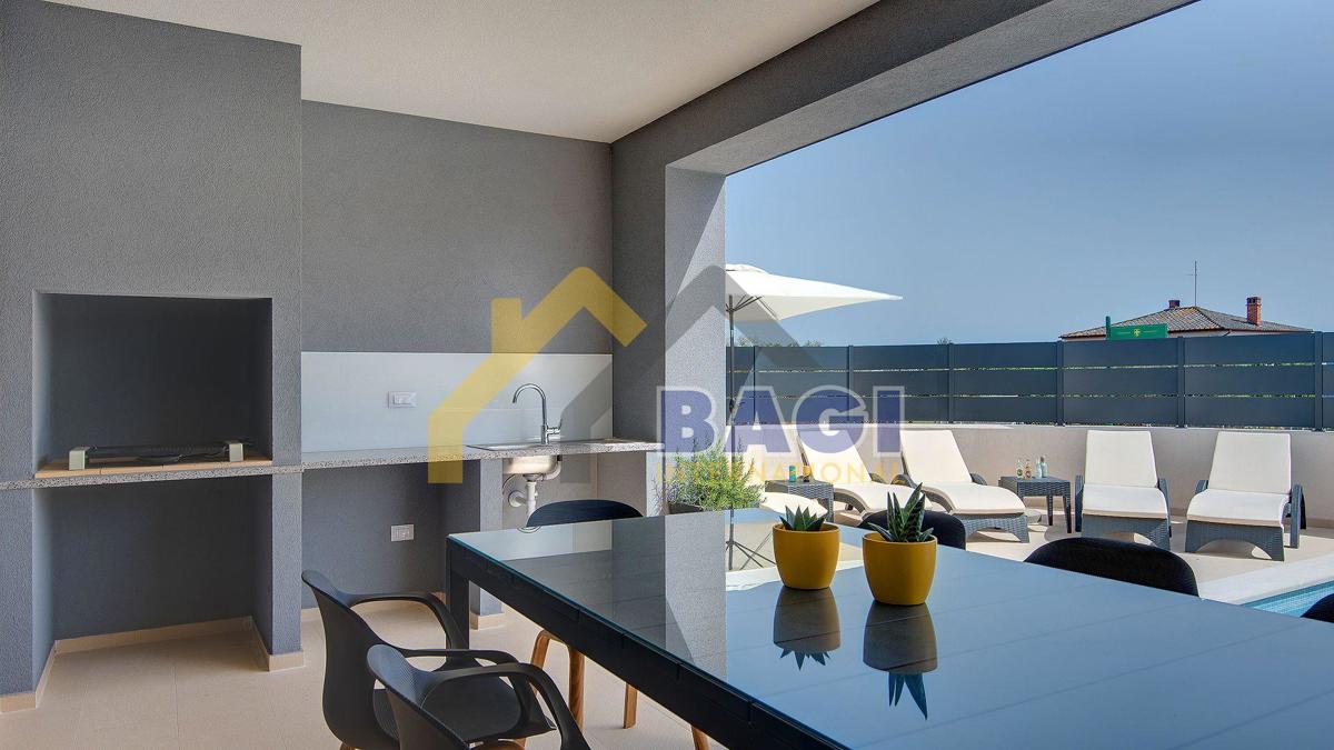 Luksuzna novogradnja z bazenom! Le 10 minut od Pulja