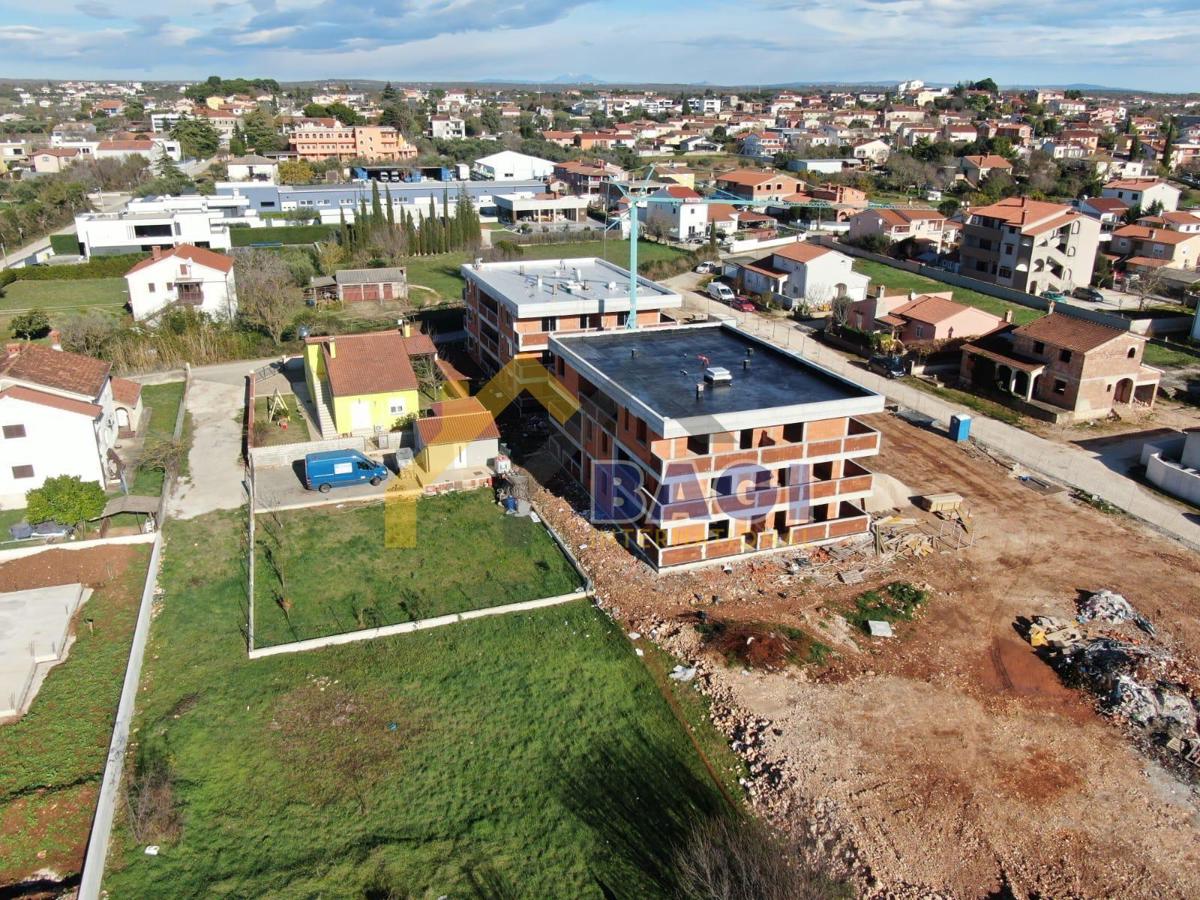 PULA ŠIKIĆI APARTMA B2-62,38m2-VRT-PARKIRNO MESTO