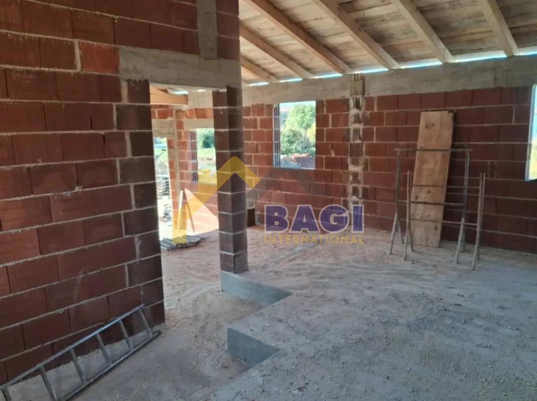 SVETVINČENAT PRITLIČNA HIŠA Z BAZENOM V ROHBAU