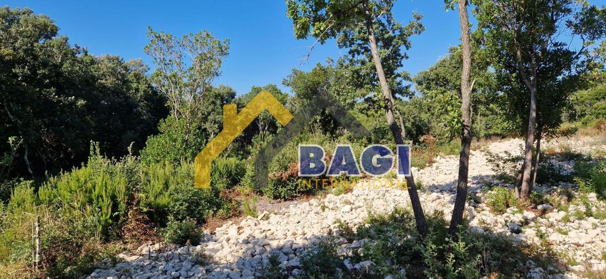 Peruški Kmetijsko zemljišče v bližini morja 900m2