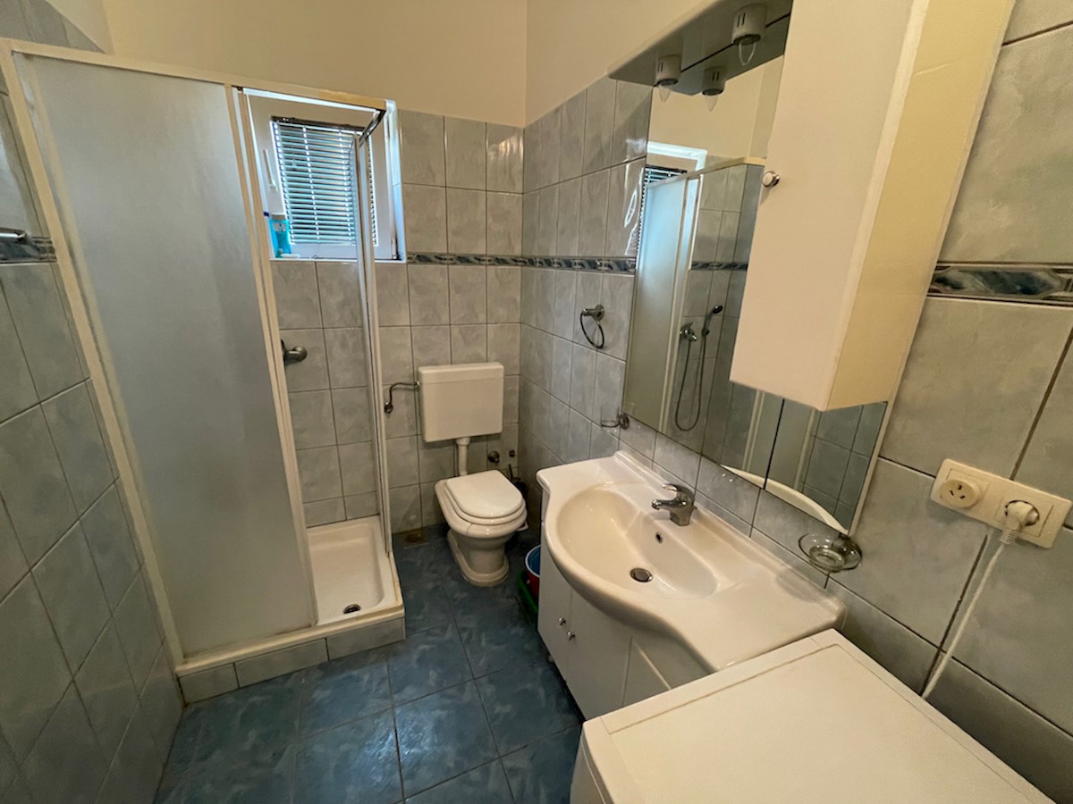 Edinstvena priložnost za nakup apartmajske hiše na Hvaru