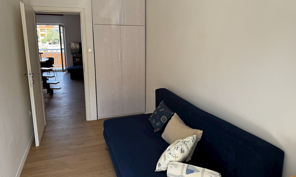 Dupleks stanovanje z balkonom, teraso, vrtom in parkiriščem v Hvaru