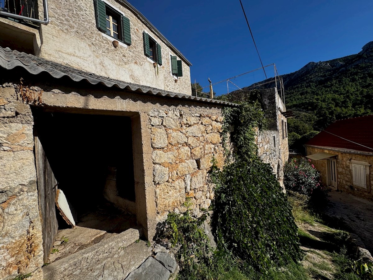 Kamnita hiša - Projekt prenove v Vrisniku, Otok Hvar