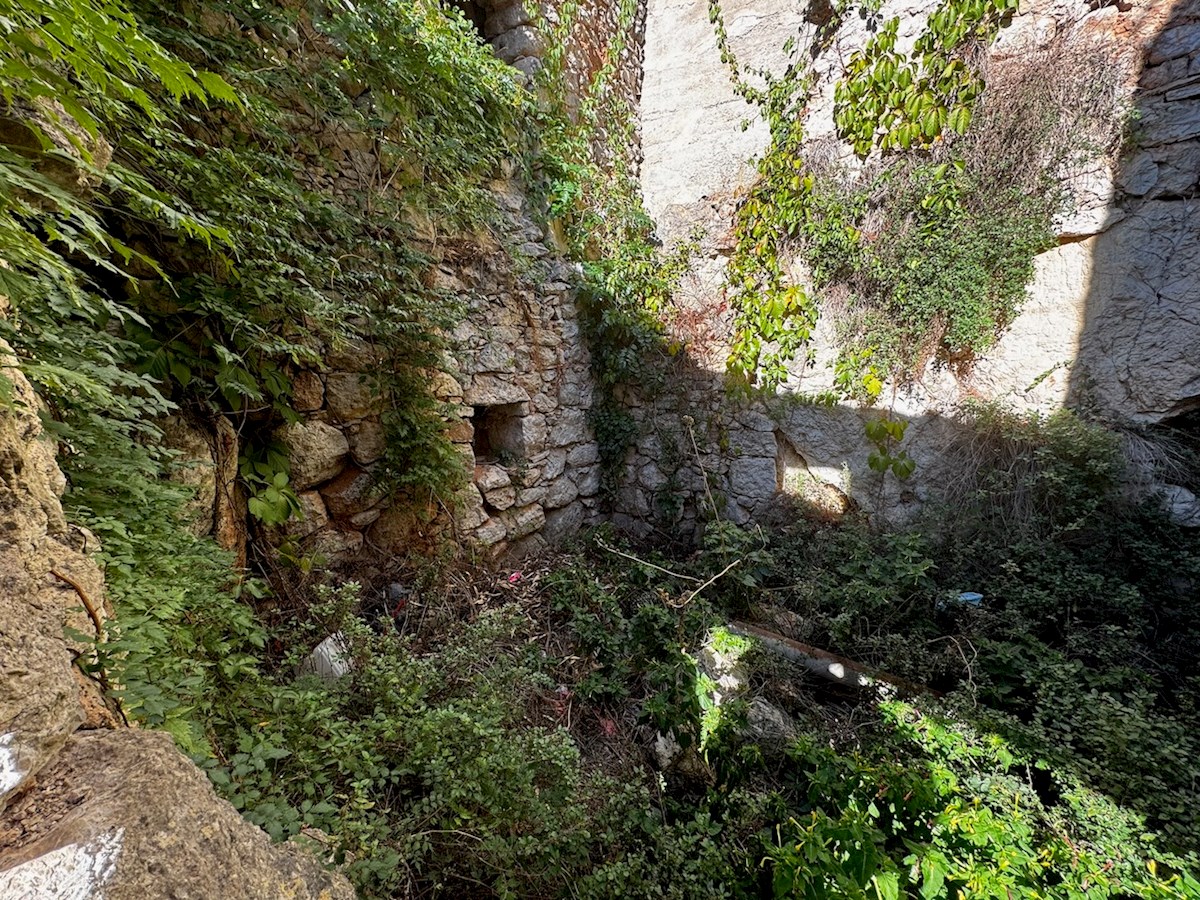 Kamnita hiša - Projekt prenove v Vrisniku, Otok Hvar