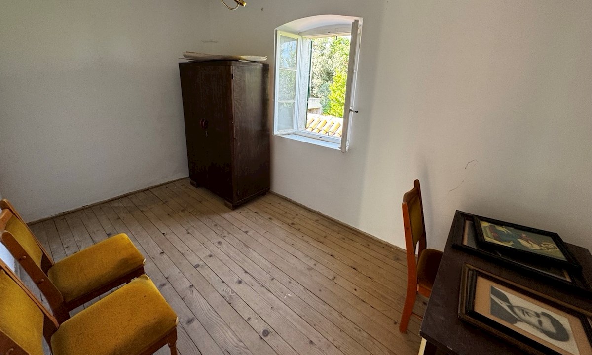 Kamnita hiša Vrbanj s teraso in vrtom