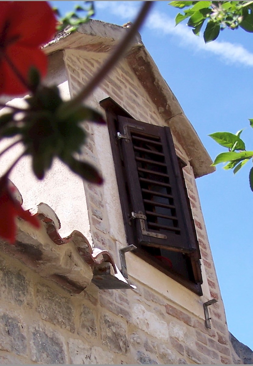 Stanovanje v kamniti hiši v središču mesta Hvar
