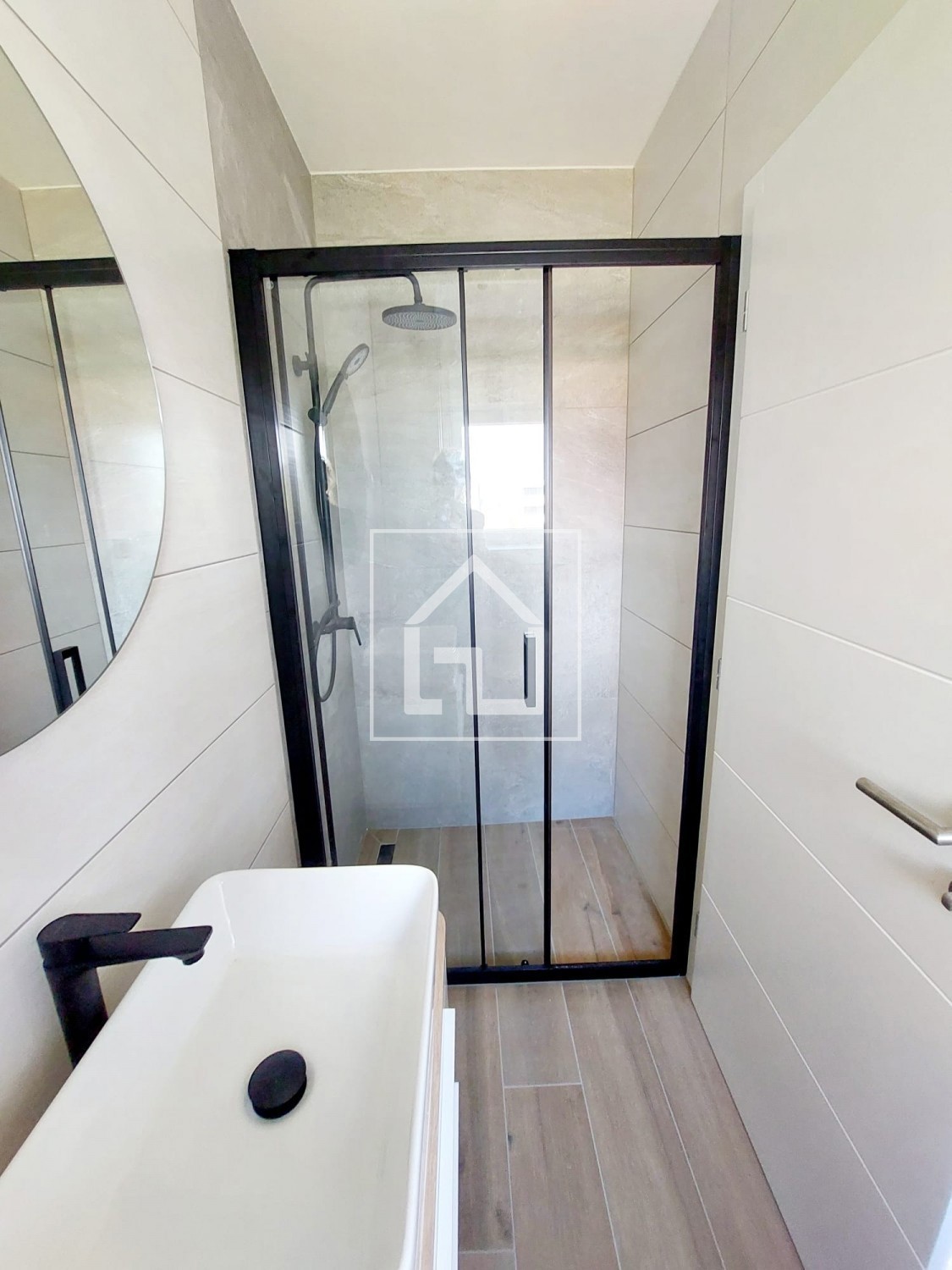 Hiša Medulin, odlična lokacija, novogradnja. Hiša s 4 spalnicami in 4 kopalnicami!!