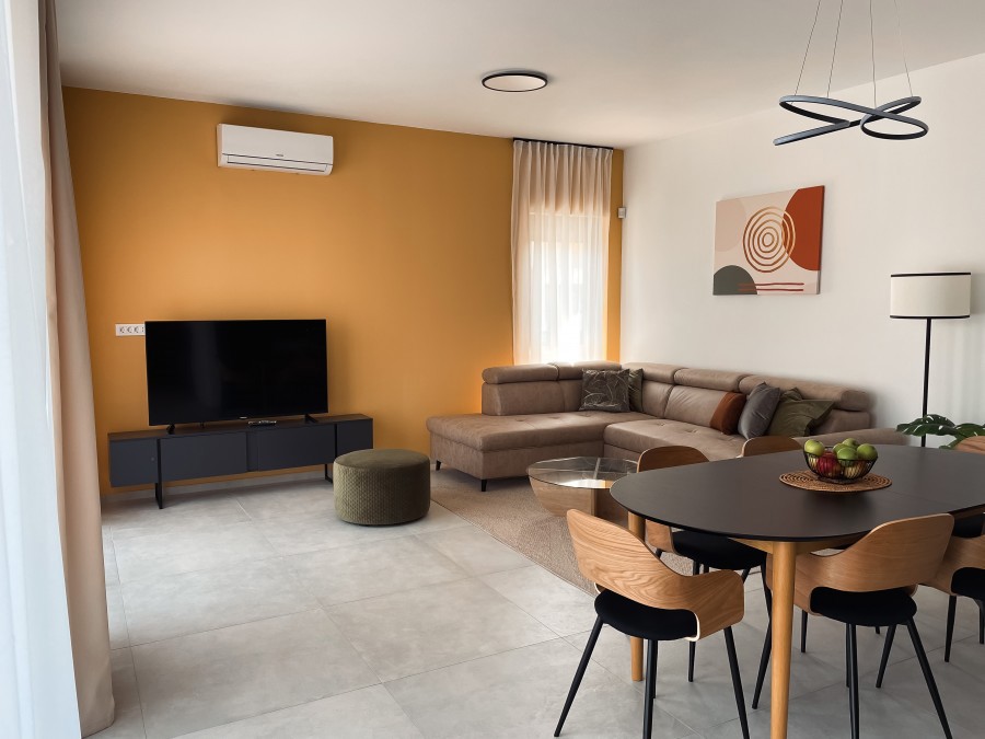 Hiša Pomer, dvojček z bazenom in pogledom na morje