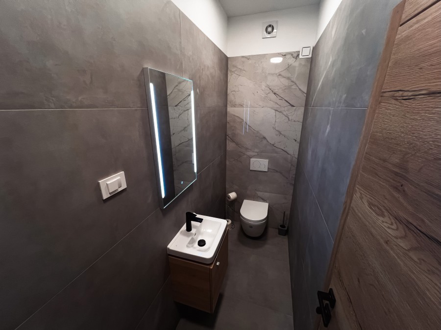 Hiša Pomer, dvojček z bazenom in pogledom na morje