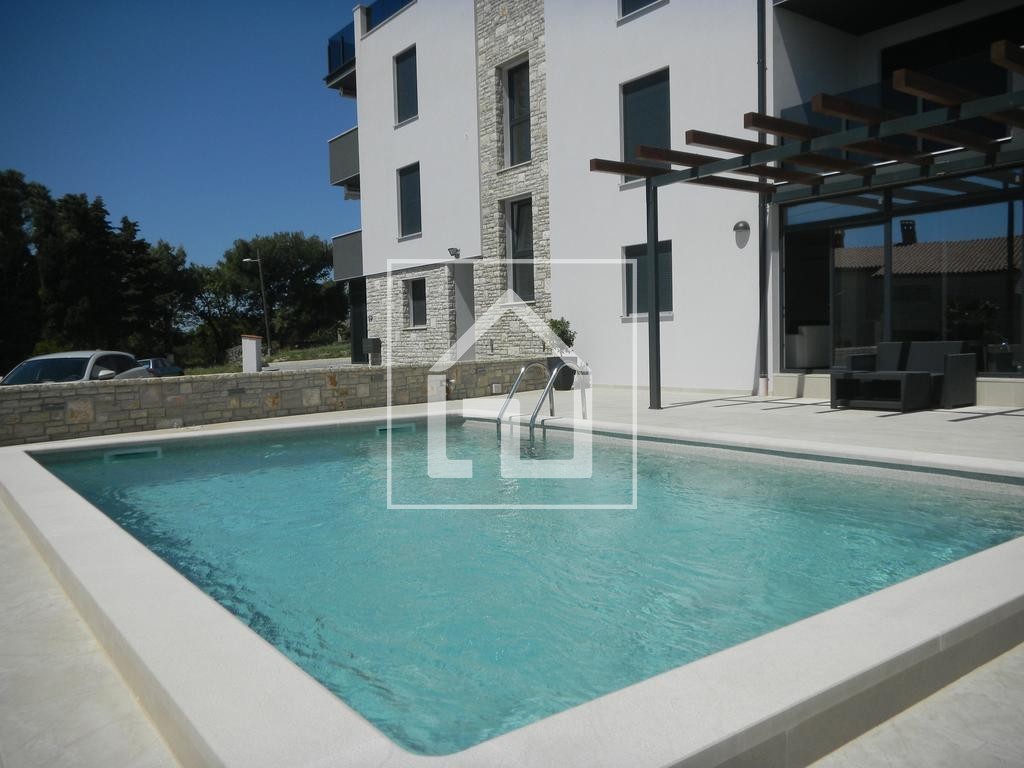 Stanovanje Medulin, apartma z 2 spalnicama, 1 kopalnico, bazenom in velikim vrtom