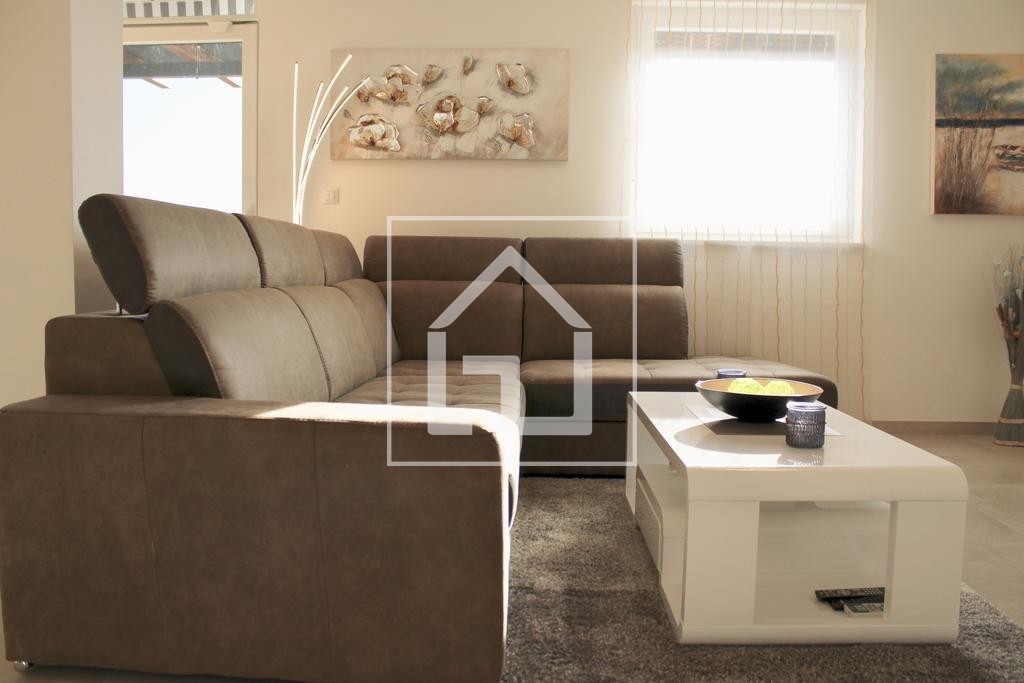 Stanovanje Medulin, apartma z 2 spalnicama, 1 kopalnico, bazenom in velikim vrtom