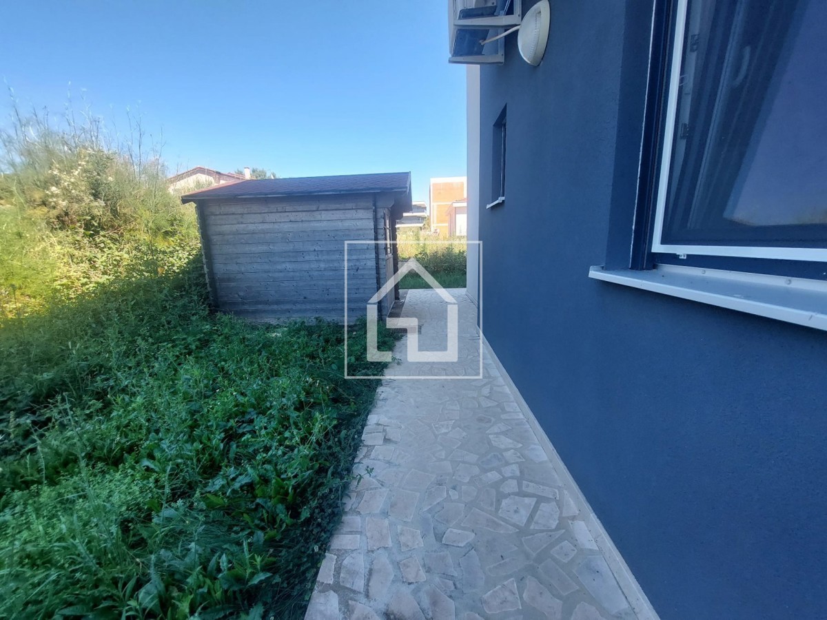 Stanovanje Medulin, apartma z 2 spalnicama, 1 kopalnico, bazenom in velikim vrtom