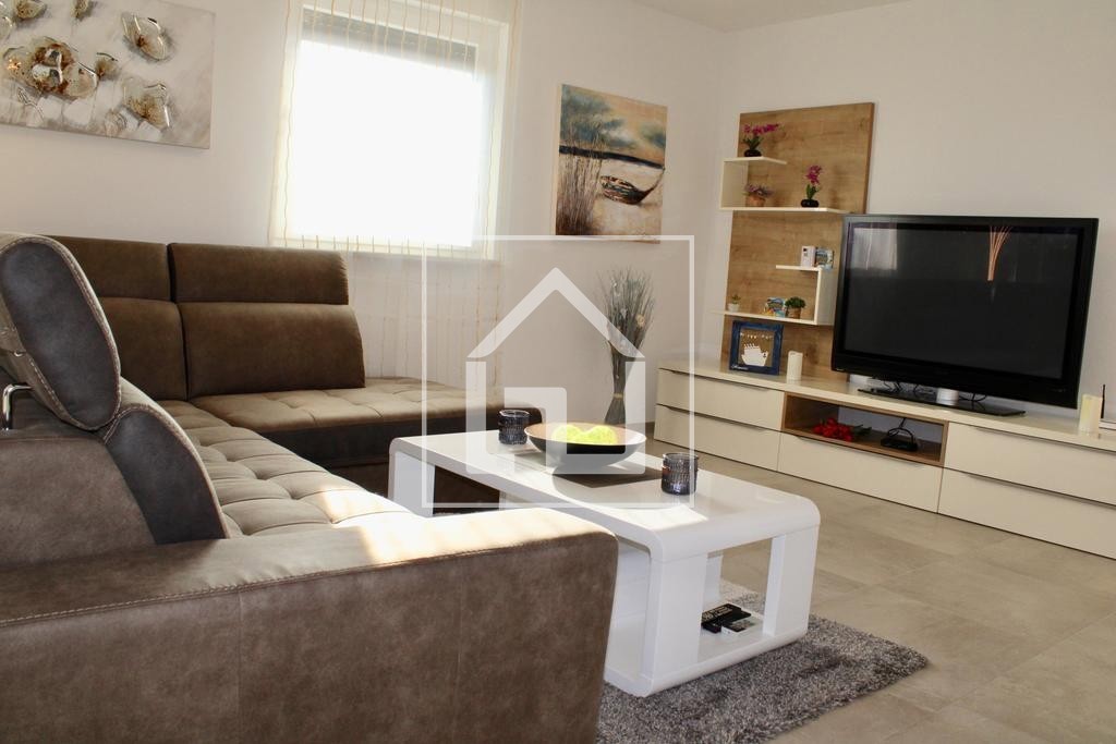 Stanovanje Medulin, apartma z 2 spalnicama, 1 kopalnico, bazenom in velikim vrtom