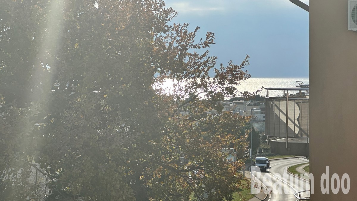 Apartma v drugem nadstropju, Nova stavba, z balkona, si lahko ogledate morje, Novigrad