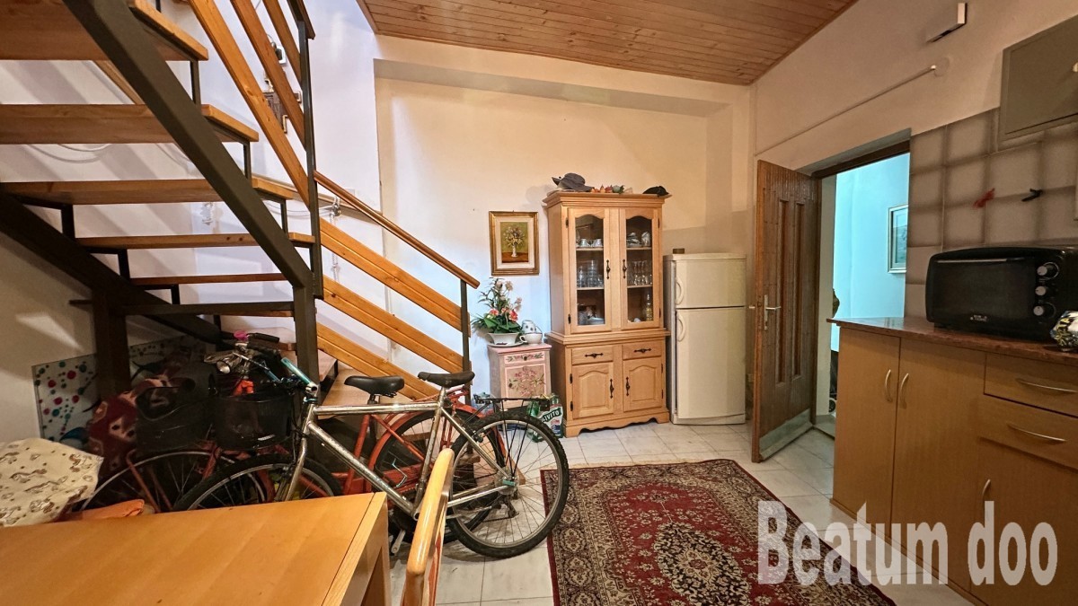 Apartma v centru Novigrada, izjemna lokacija, 50 m od plaže