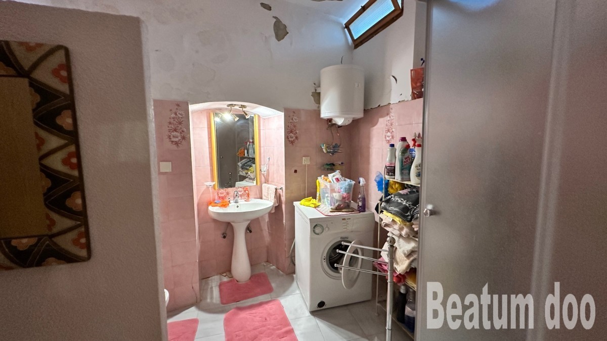 Apartma v centru Novigrada, izjemna lokacija, 50 m od plaže