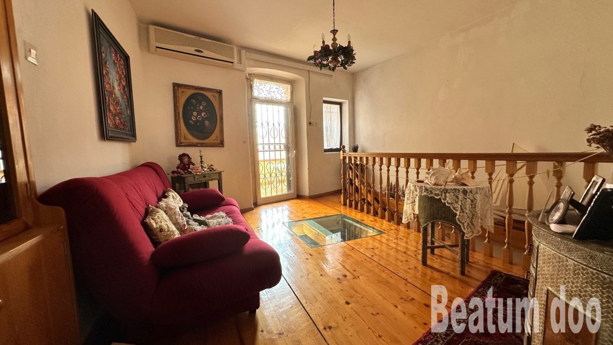 Apartma v centru Novigrada, izjemna lokacija, 50 m od plaže