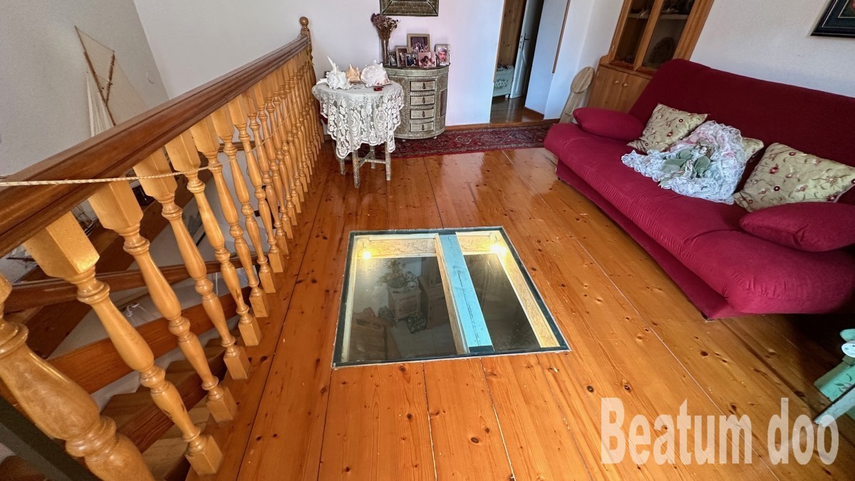 Apartma v centru Novigrada, izjemna lokacija, 50 m od plaže