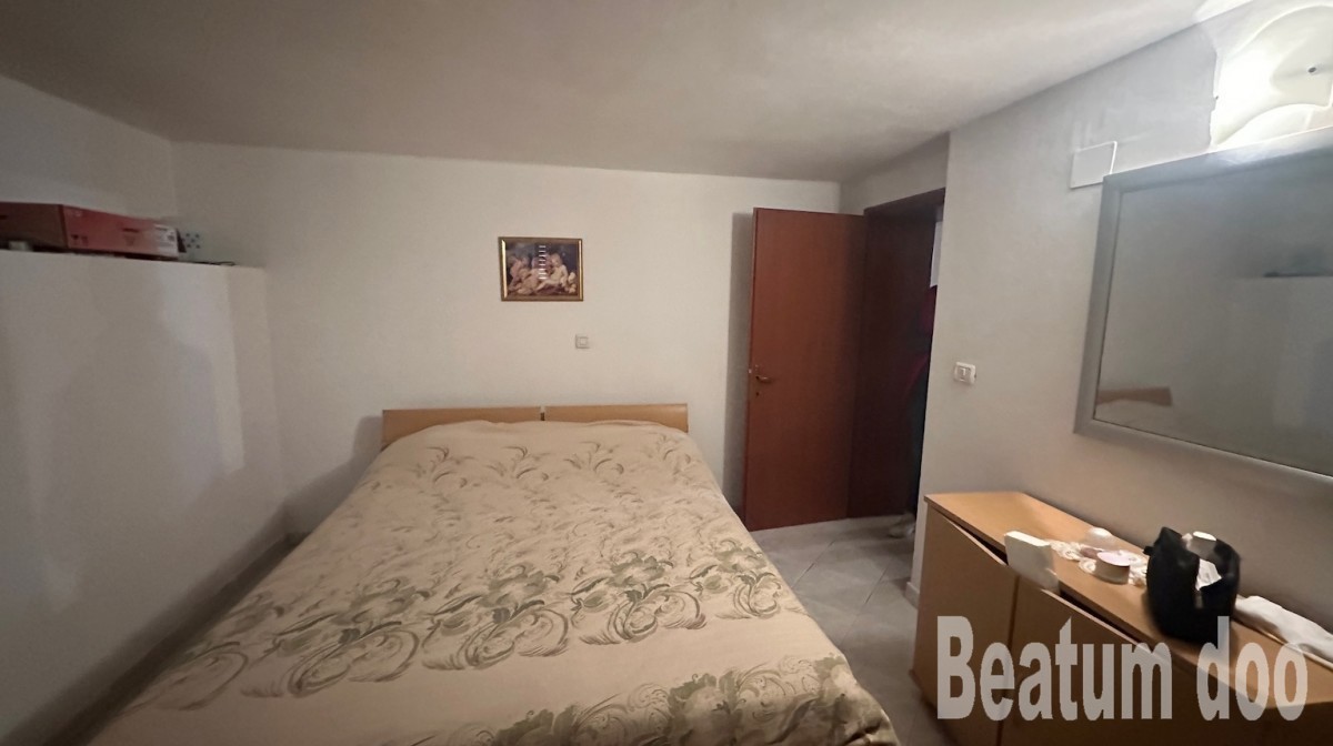 Stanovanje v pritličju, z vrtom, Novigrad