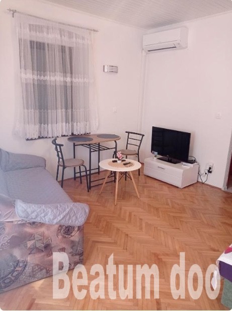 Studio v središču mesta, prvo nadstropje, pogled na morje, Novigrad