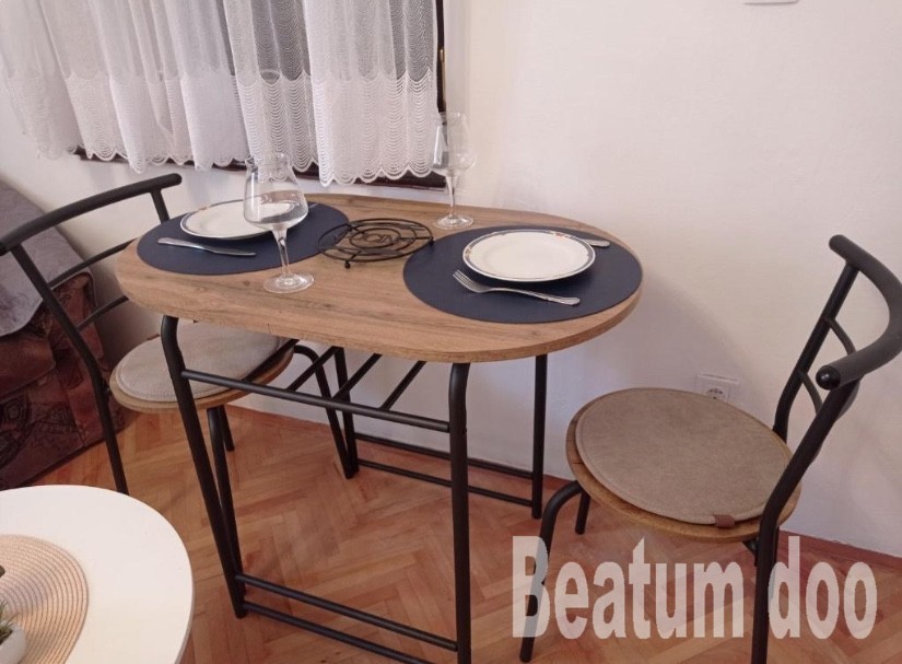 Studio v središču mesta, prvo nadstropje, pogled na morje, Novigrad