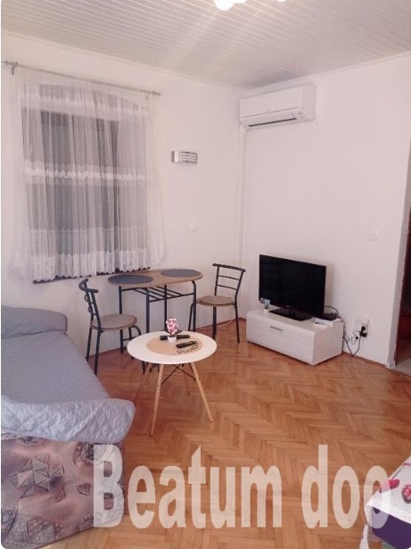 Studio v središču mesta, prvo nadstropje, pogled na morje, Novigrad