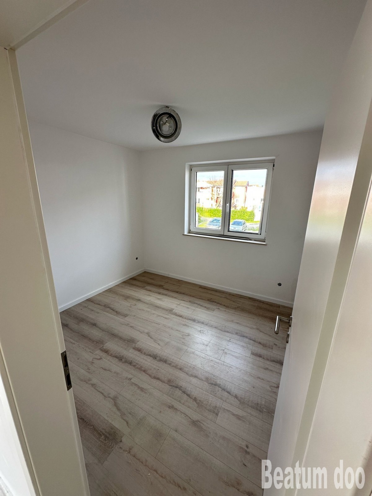 Apartma v prvem nadstropju, nova zgradba, okolica Novigrada
