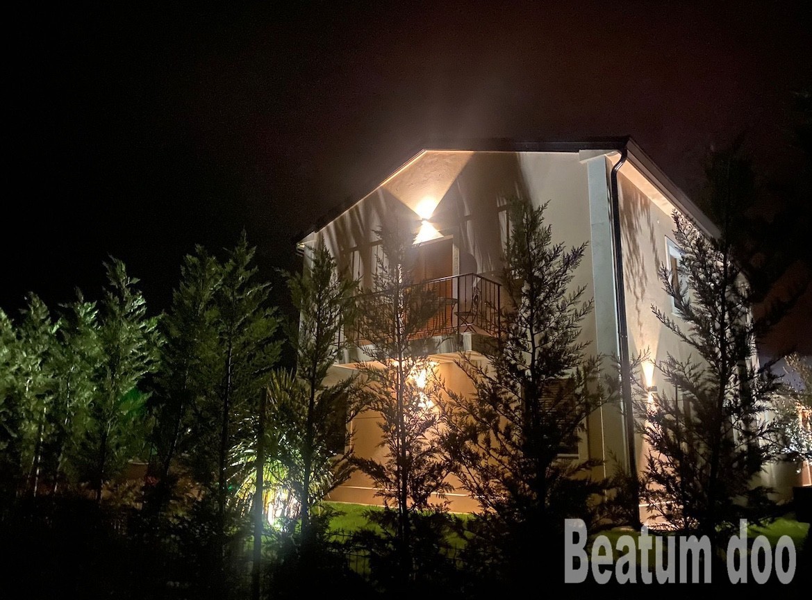Vila z bazenom, popolnoma opremljena, 600 m od morja