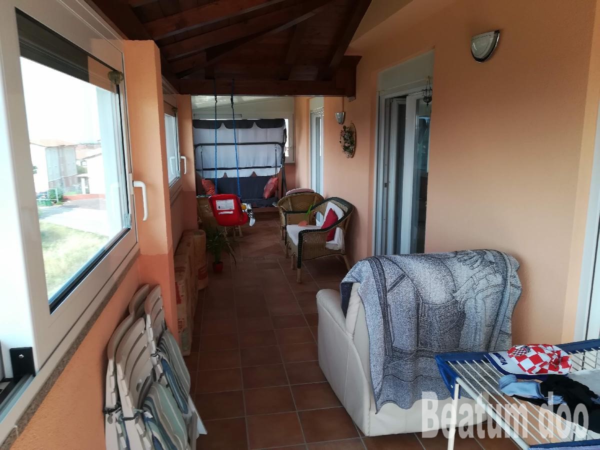 Velik apartma s čudovitim pogledom na morje - Novigrad