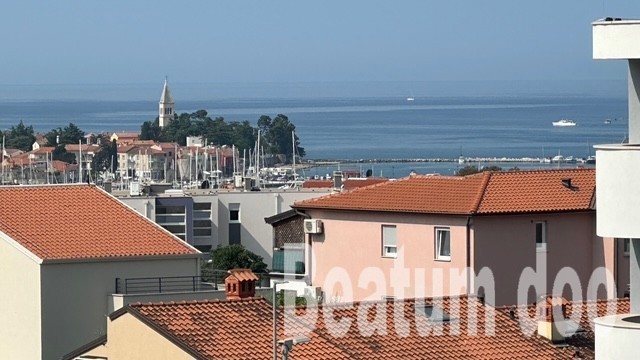 Vrstna hiša, pogled na morje, Novigrad