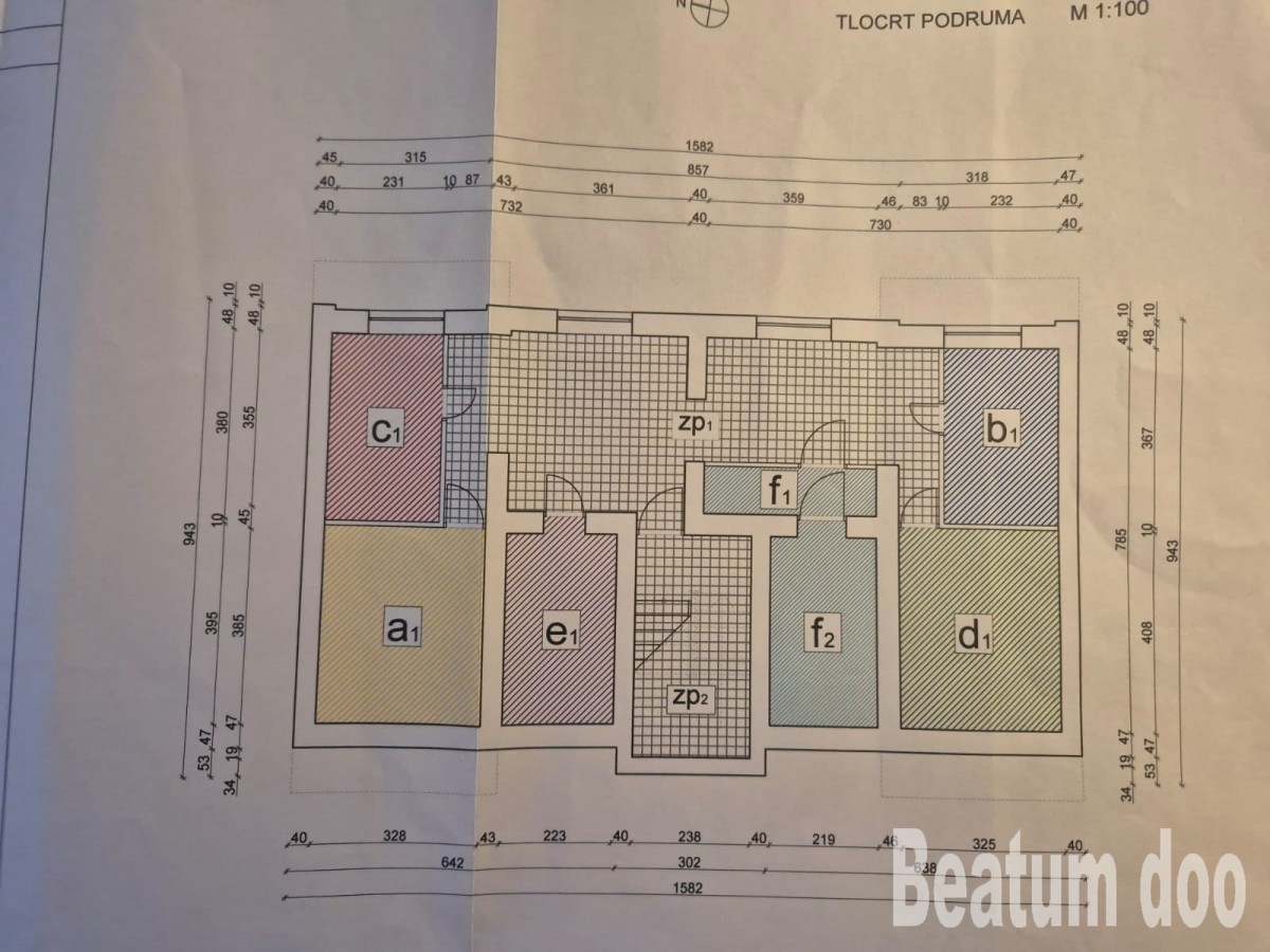 Stanovanje v centru Novigrada, izjemna lokacija, 50 m od plaže, prenovljeno, z dvema balkonoma in pogledom na morje