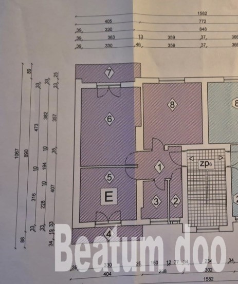 Stanovanje v centru Novigrada, izjemna lokacija, 50 m od plaže, prenovljeno, z dvema balkonoma in pogledom na morje