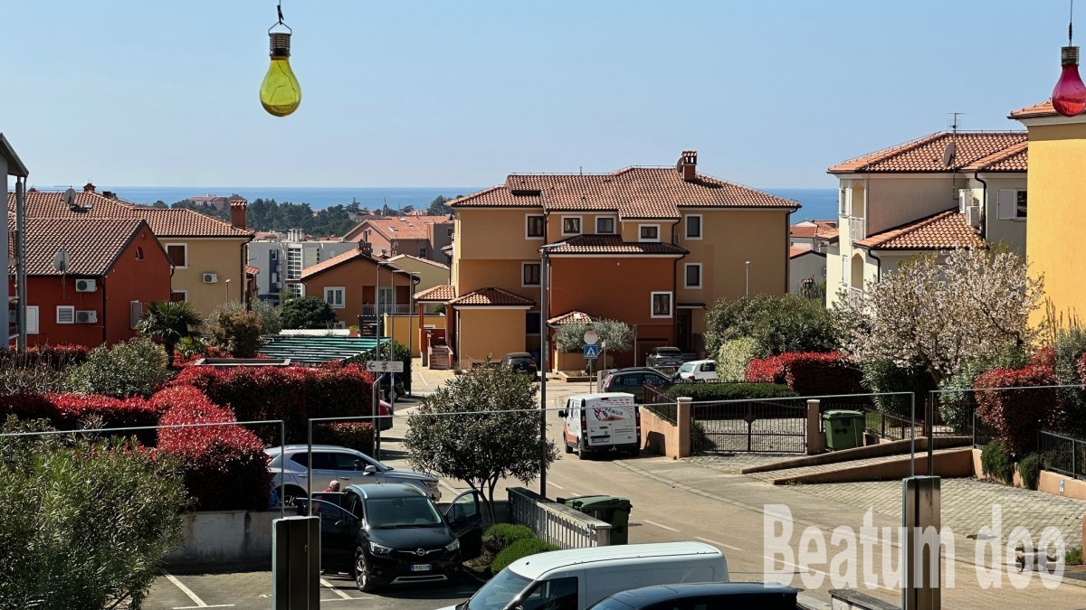 Stanovanje v prvem nadstropju s pogledom na morje, popolnoma opremljeno