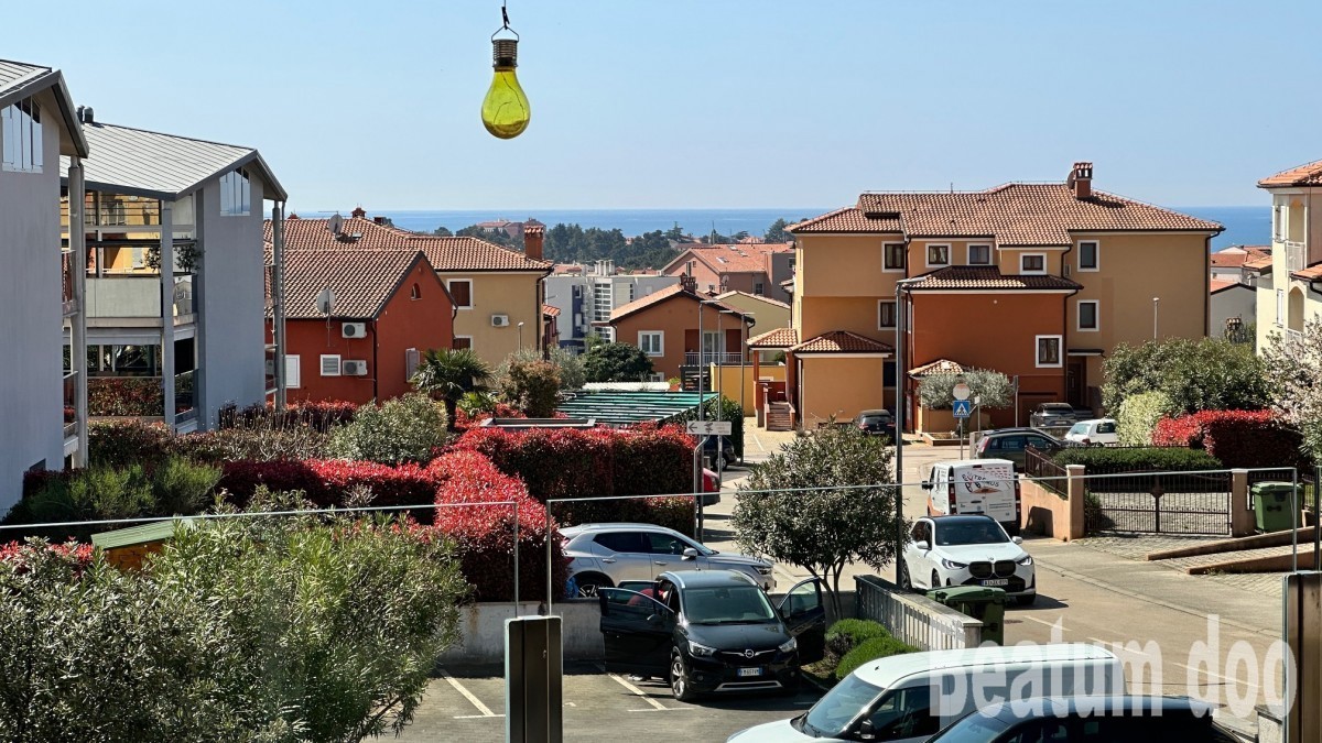 Stanovanje v prvem nadstropju s pogledom na morje, popolnoma opremljeno