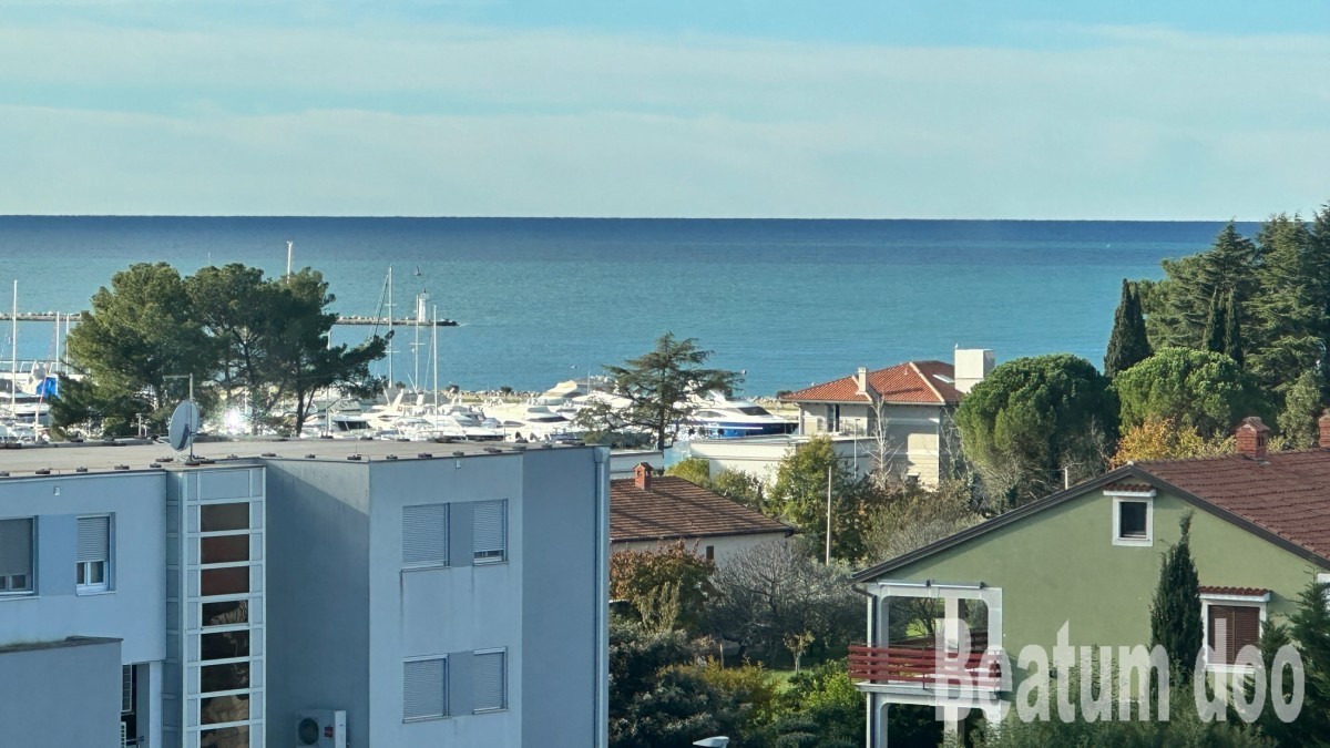 Apartma v drugem nadstropju, na podstrešju, pogled na morse, Novigrad
