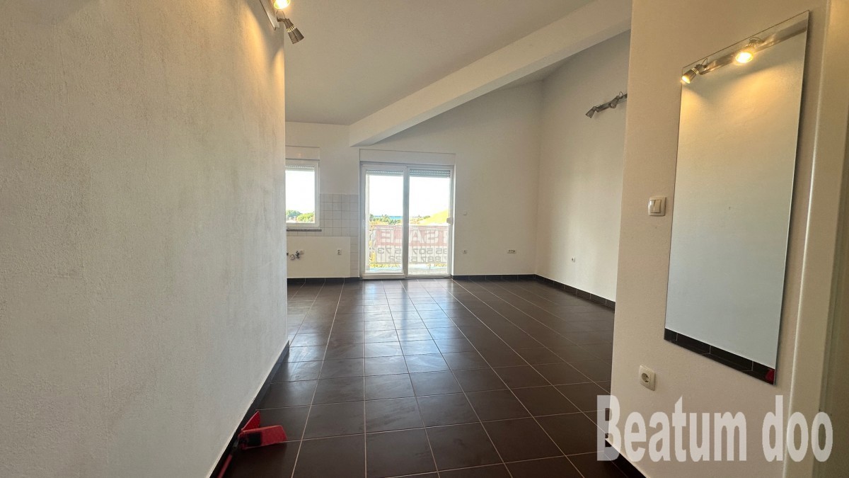Apartma v drugem nadstropju, na podstrešju, pogled na morse, Novigrad