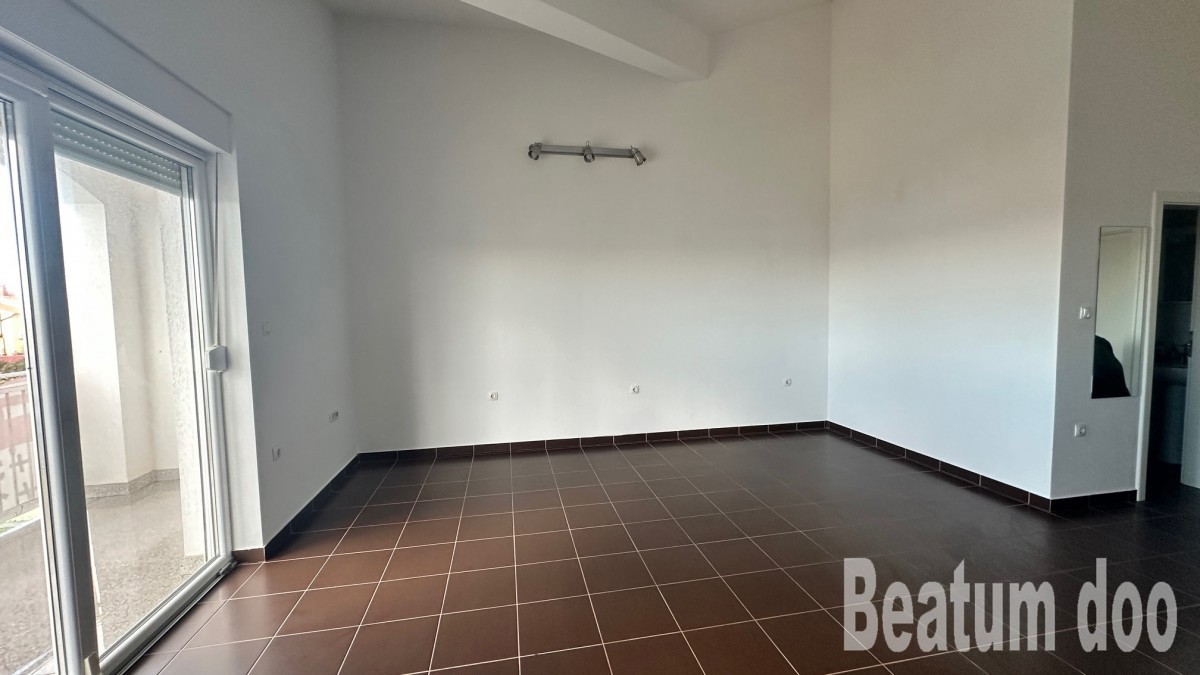 Apartma v drugem nadstropju, na podstrešju, pogled na morse, Novigrad