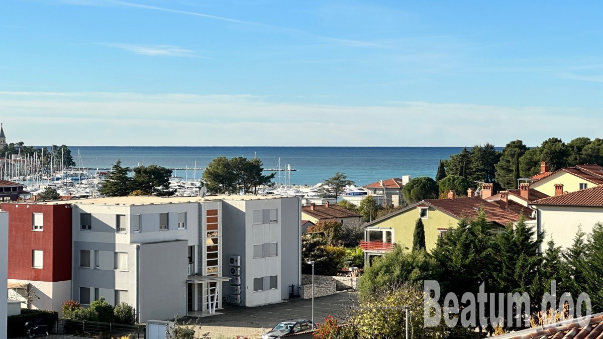 Apartma v drugem nadstropju, na podstrešju, pogled na morse, Novigrad