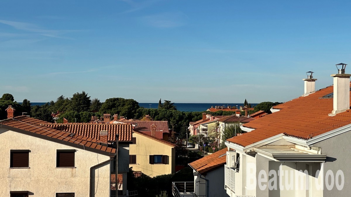 Apartma v drugem nadstropju, na podstrešju, pogled na morse, Novigrad