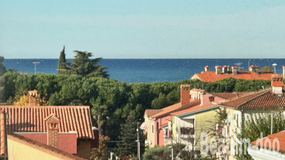 Apartma v drugem nadstropju, na podstrešju, pogled na morse, Novigrad