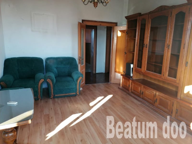 Stanovanje v drugem nadstropju za prenovo